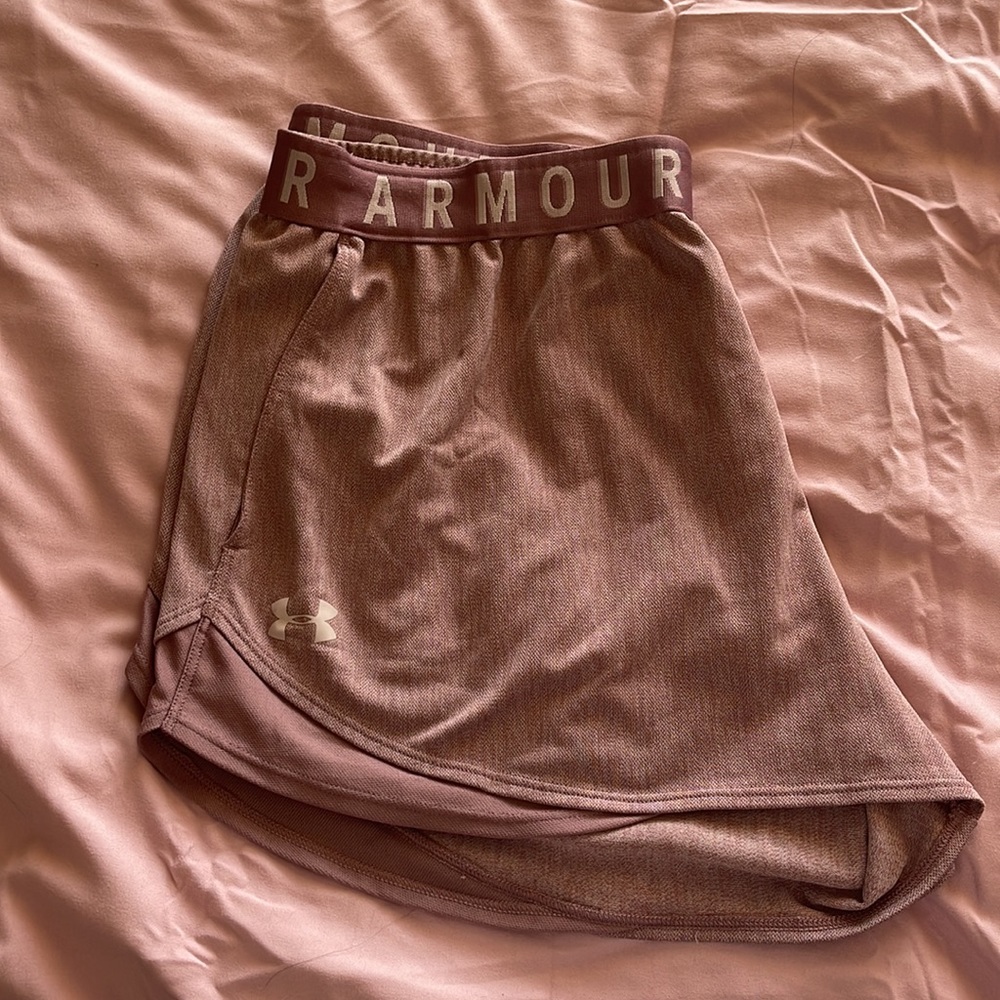 Under Armor Shorts w Pockets